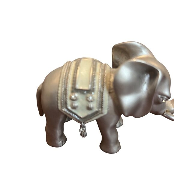 Small Elgin Solid Metal Pewter Finish Desk Clock Elephant with Gems Eyes Trunk - Picture 7 of 8